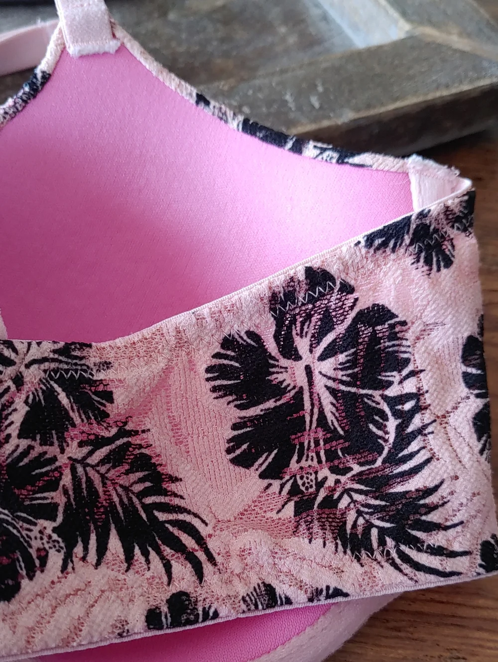 Like New Sexy Pink Victoria's Secret Front Closure Padded Underwire bra